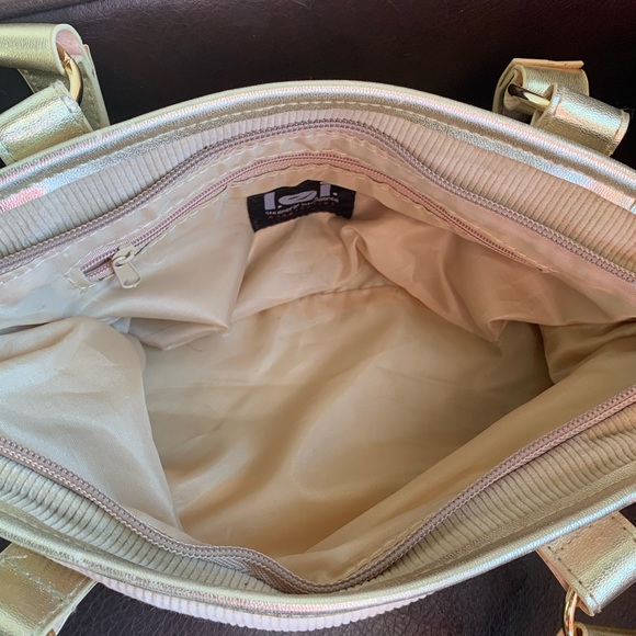 L.E.I. Corduroy Purse with Gold Accents - Picture 7 of 10